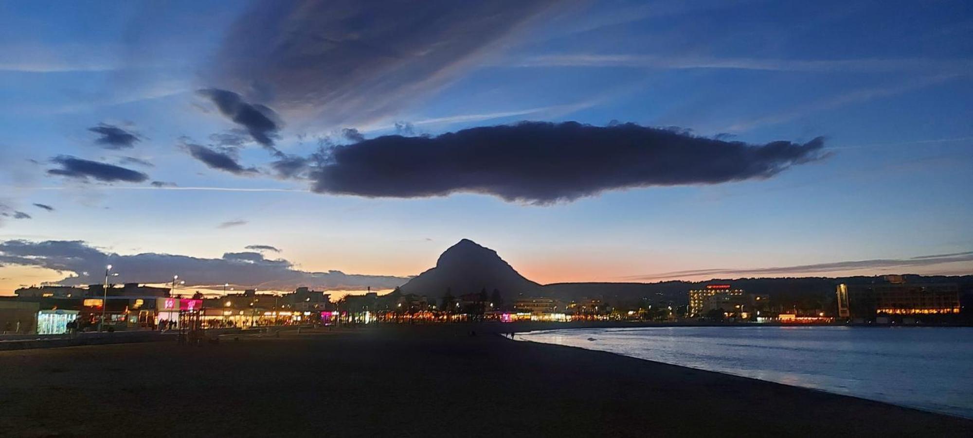 Mar-Beach Front Apartment In ฮาเวอา ภายนอก รูปภาพ
